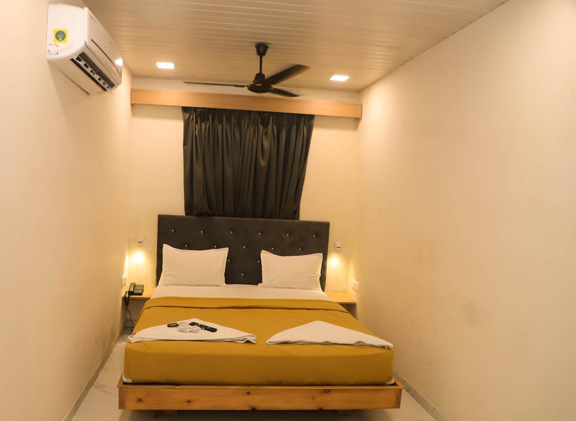 Hotel Arc Palace Bhiwandi Exteriör bild