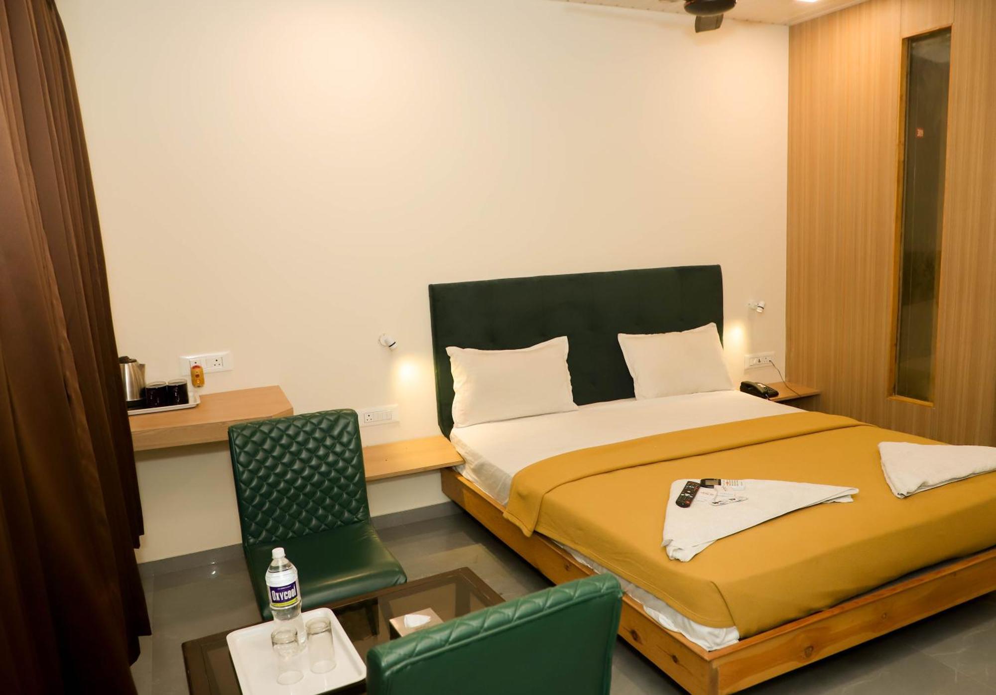 Hotel Arc Palace Bhiwandi Exteriör bild