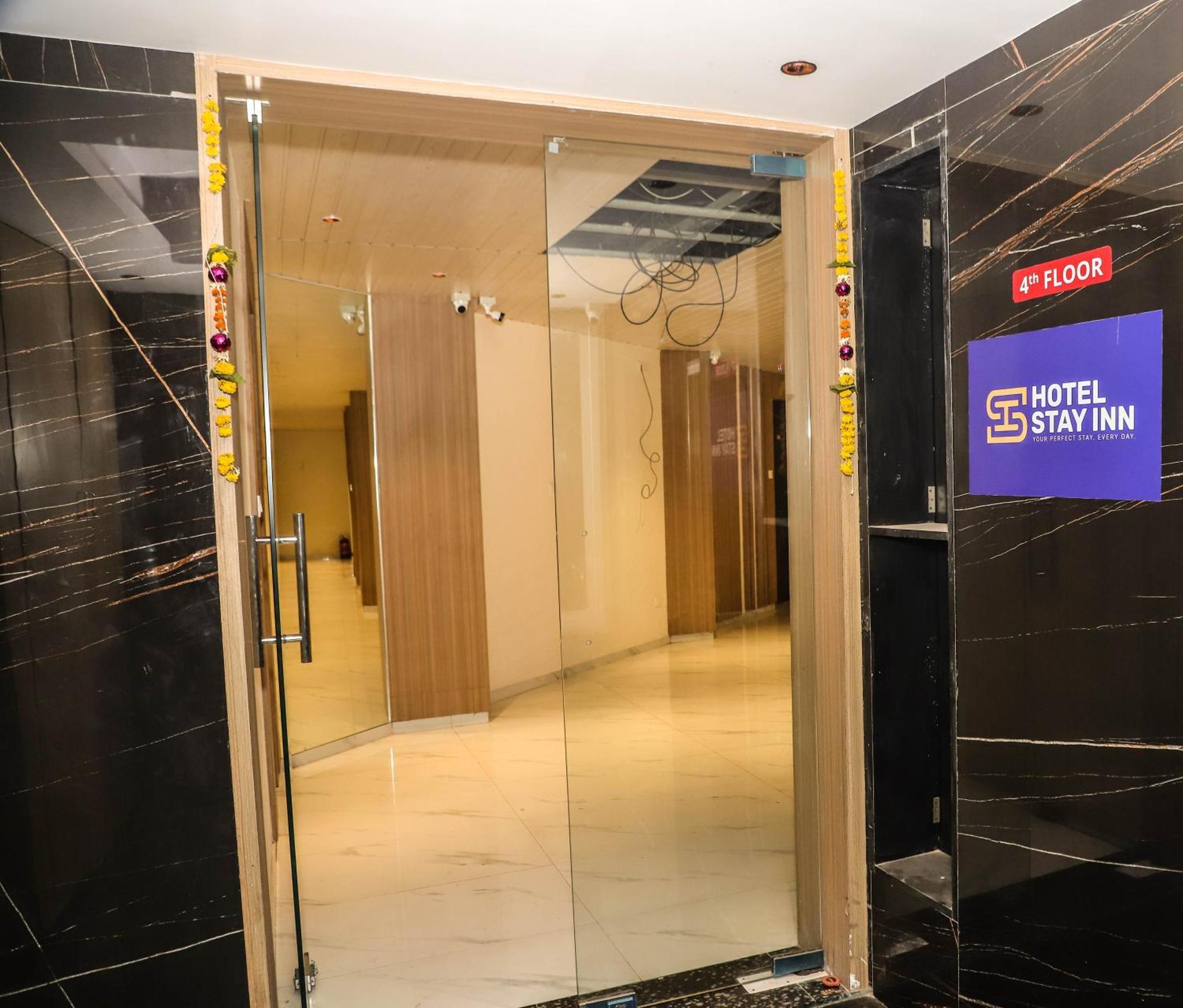 Hotel Arc Palace Bhiwandi Exteriör bild