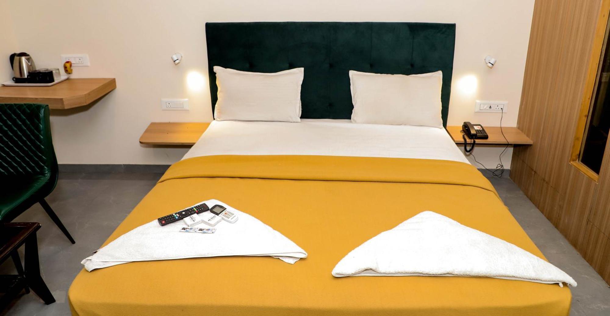 Hotel Arc Palace Bhiwandi Exteriör bild