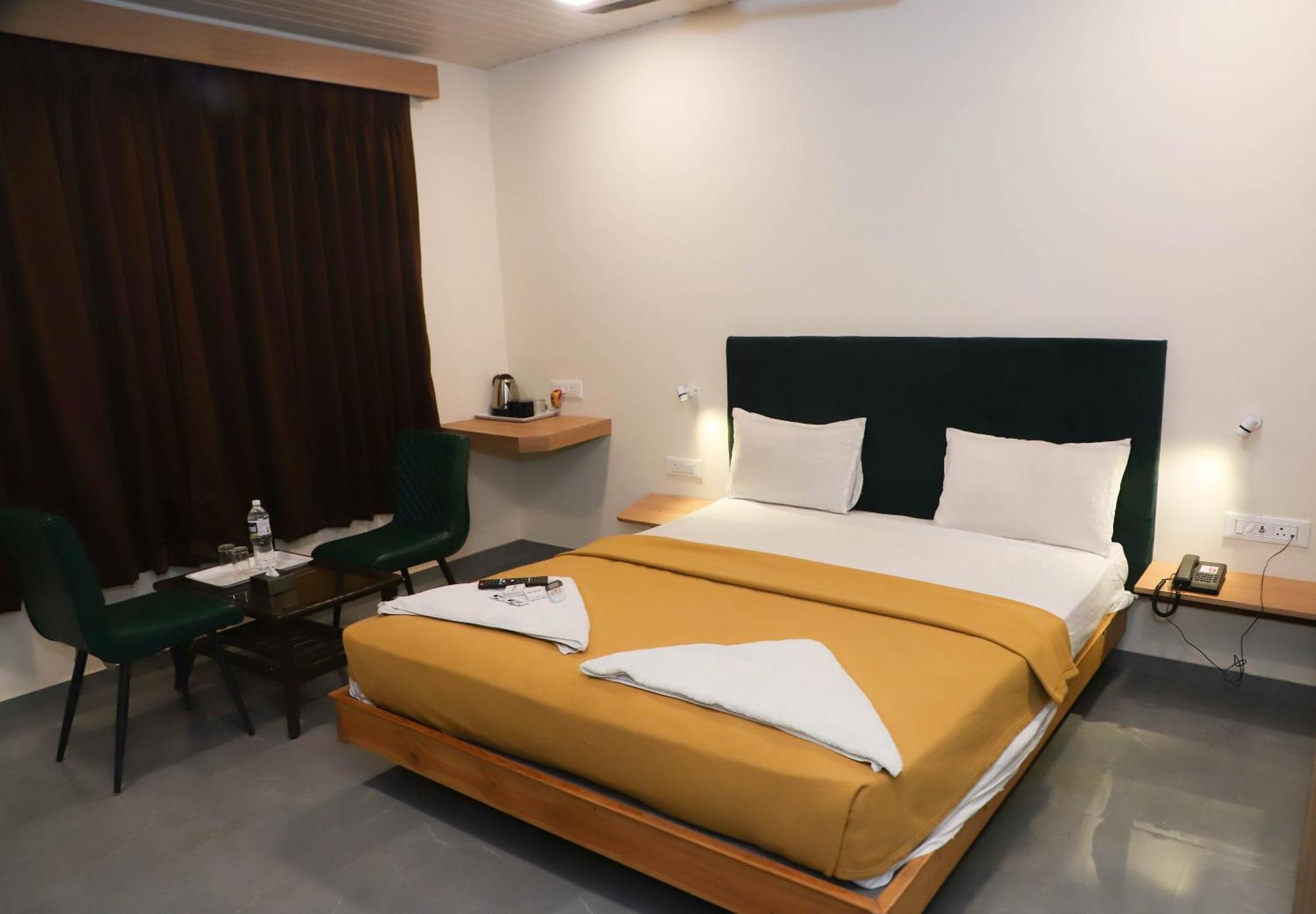 Hotel Arc Palace Bhiwandi Exteriör bild